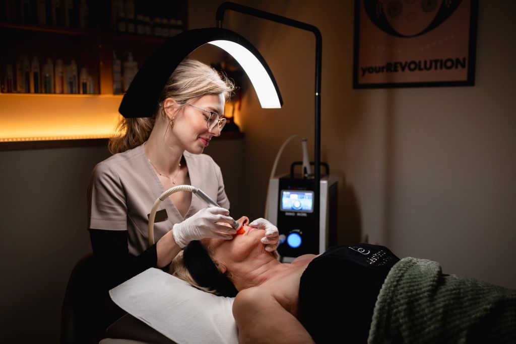 zabieg glow rozswietlenie aesthetic beauty concept gdansk
